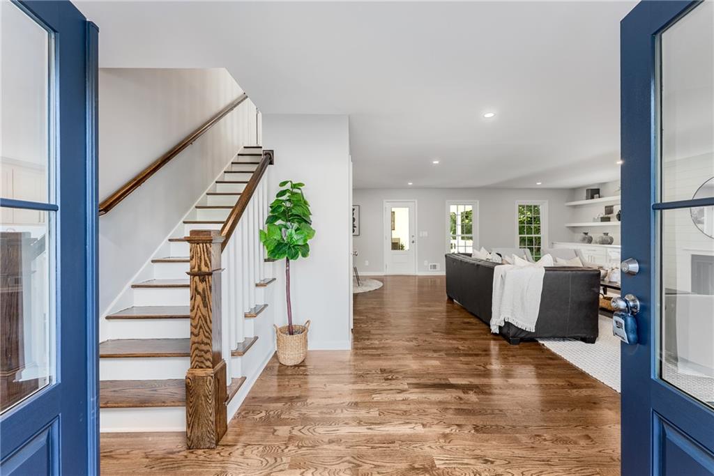 4942 Lakeland Woods Court
