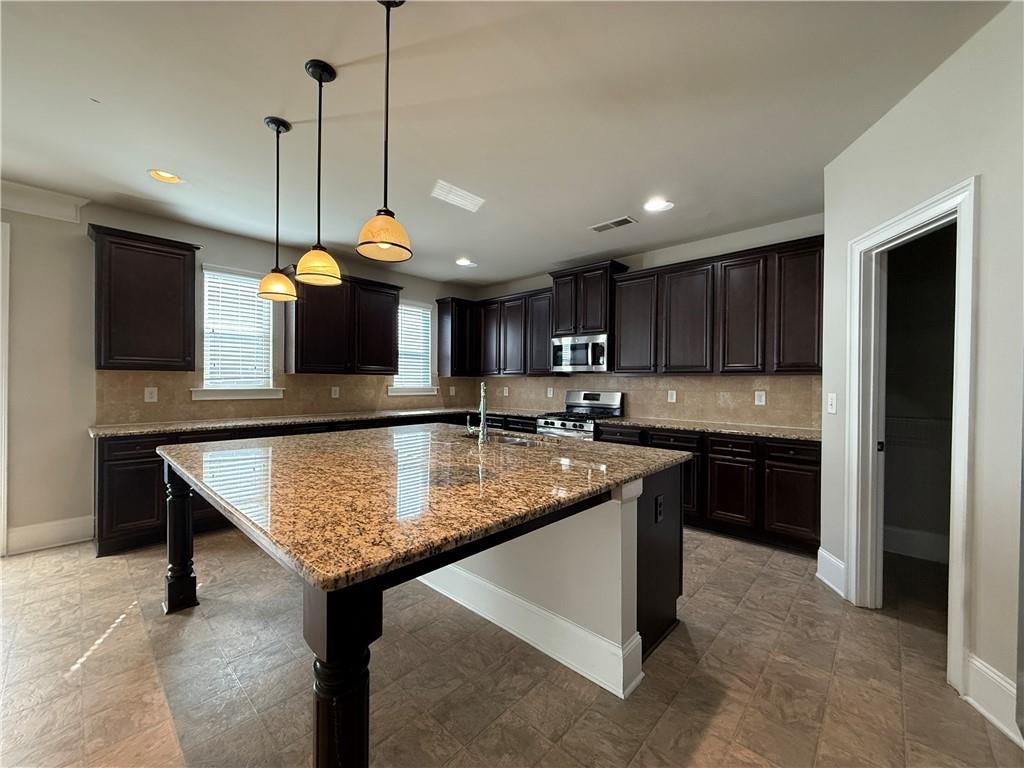 3488 Woodshade Drive, Loganville, Georgia image 9