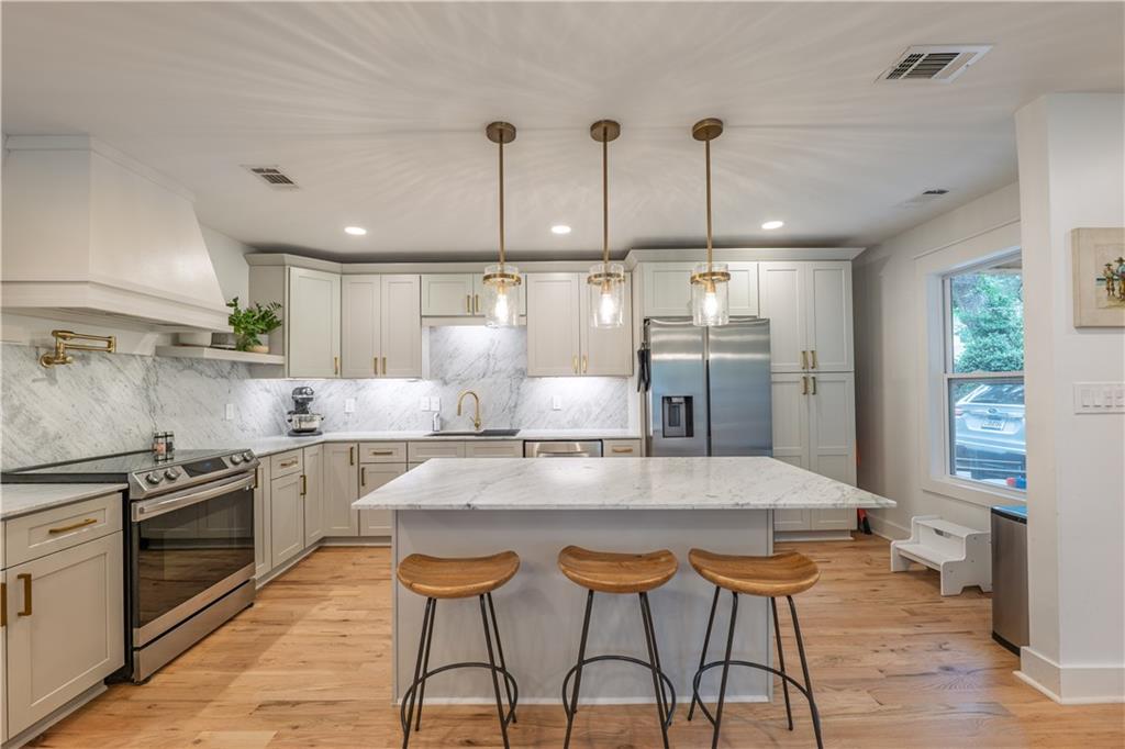 82 Dearborn Street SE