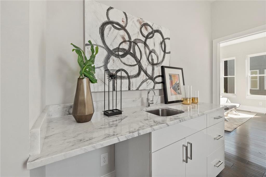 456 Parkway Drive NE 3