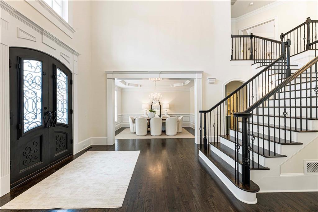 White Columns - Residential
