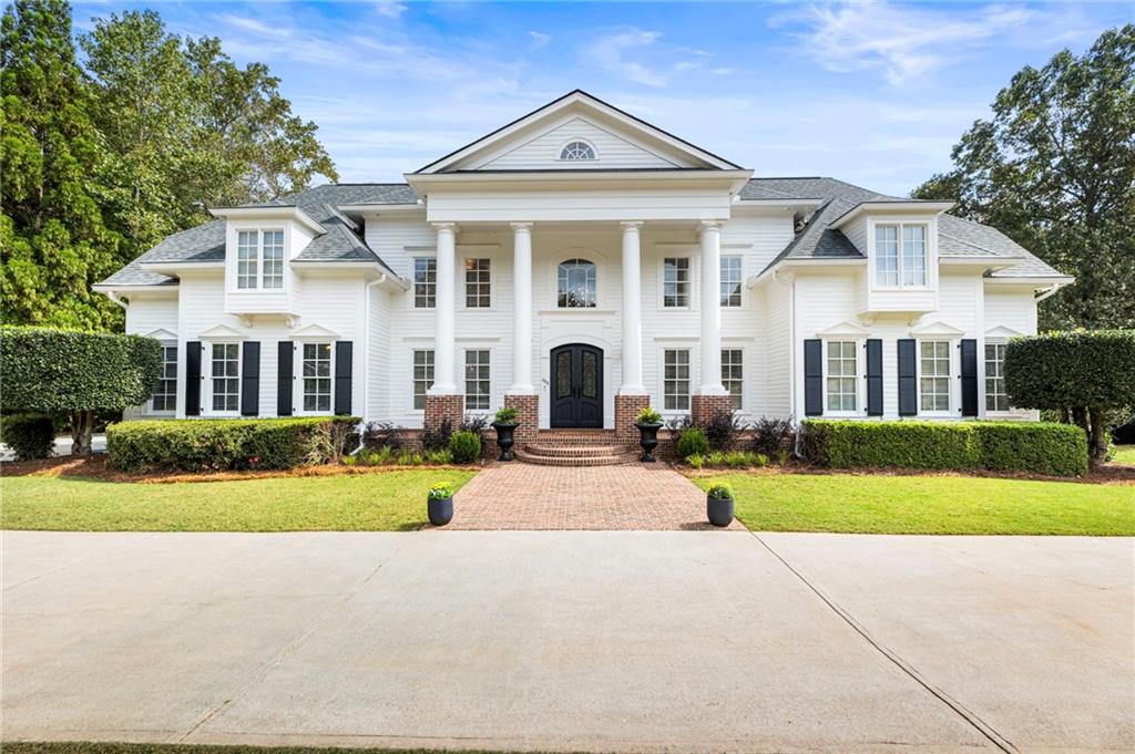 White Columns - Residential
