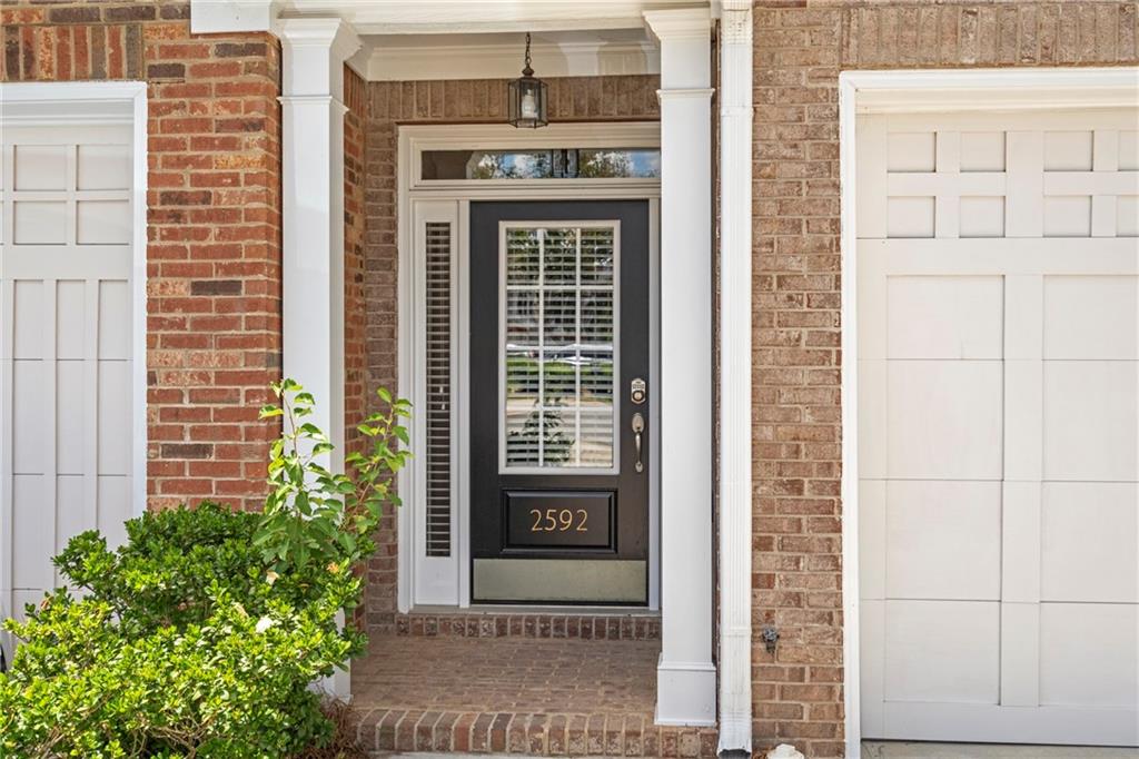 2592 Gadsen Walk