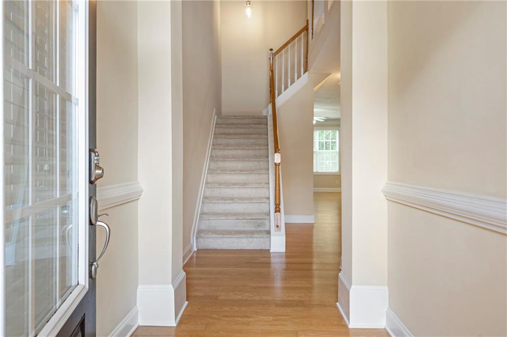 2592 Gadsen Walk