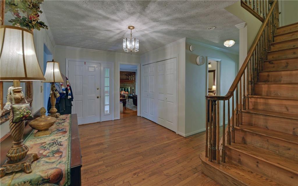 3341 Edgewood Circle