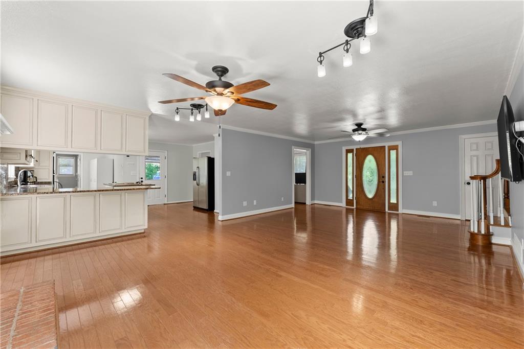 5103 Whispering Pines Drive, Gainesville, Georgia image 9