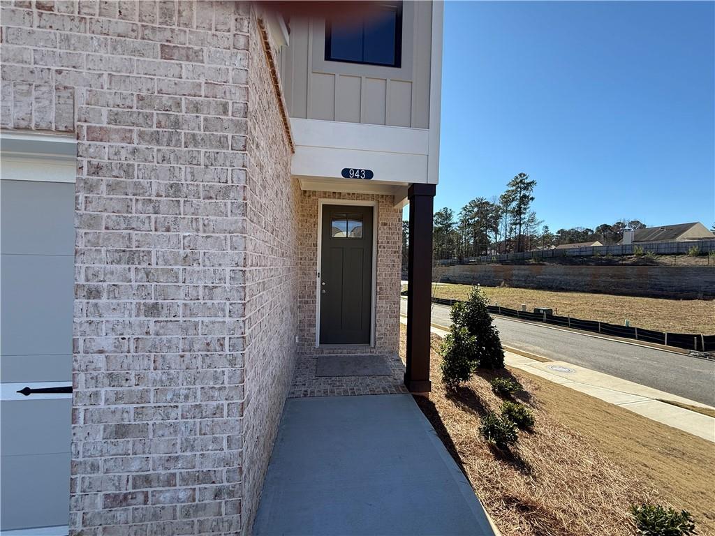 943 Crestmanor Drive