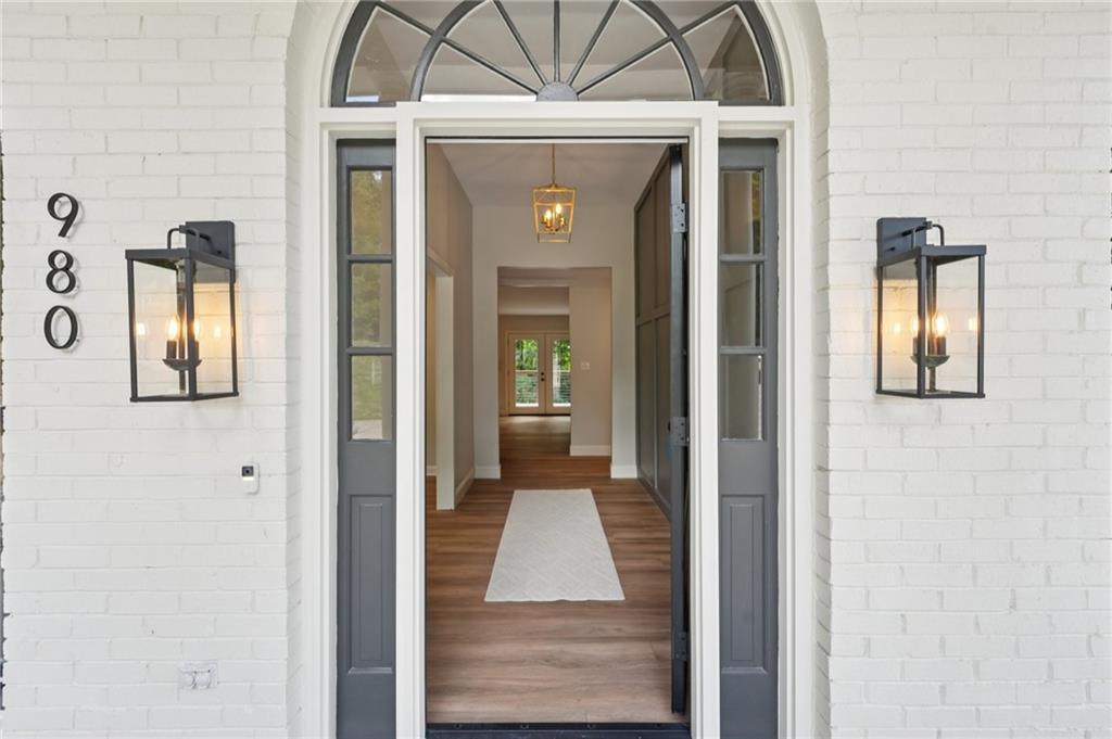 980 Hickory Oak Hollow