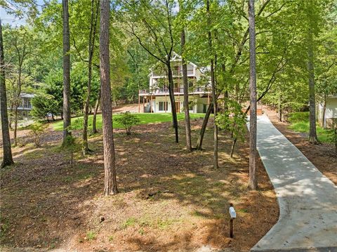 A home in Dawsonville