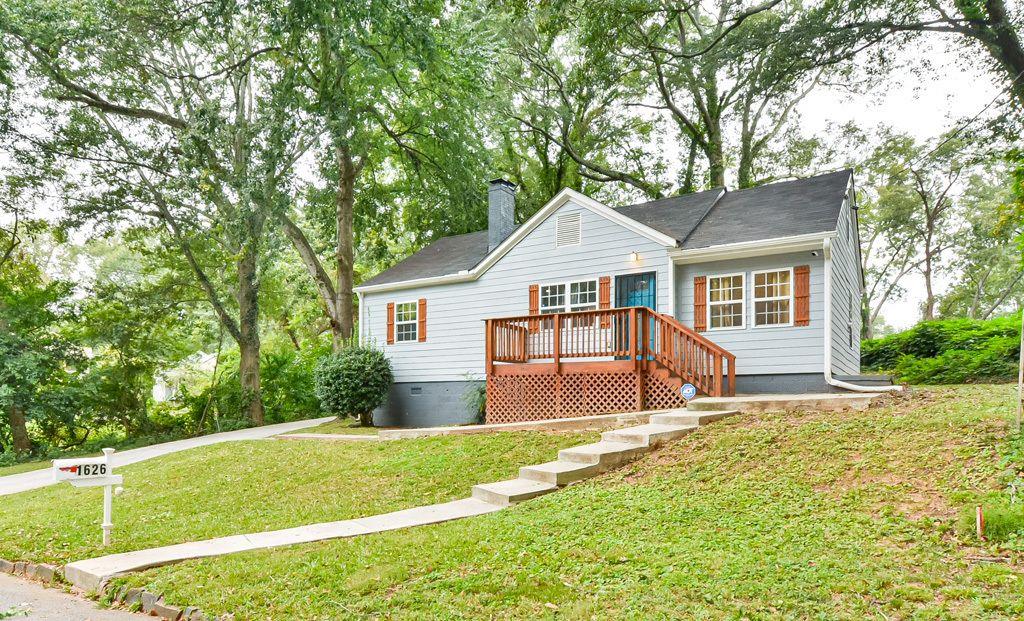 1626 Oak Knoll Circle, Atlanta, Georgia image 1