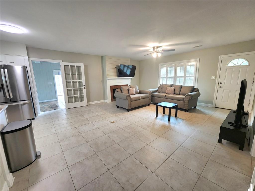 8 Highland Lane