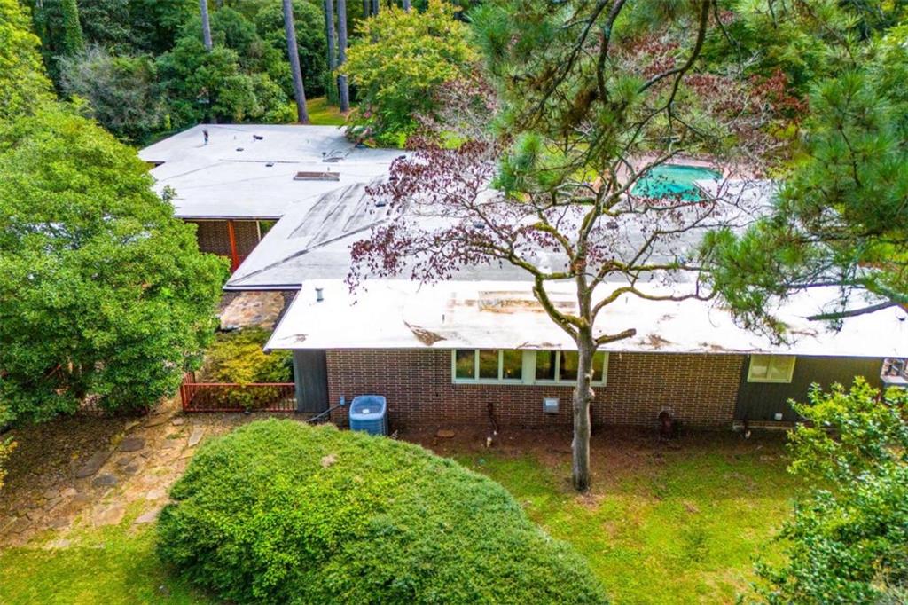 223 N Lakeshore Drive N