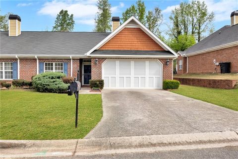 Townhouse For Sale - 2560 Rosehill Circle<br/> Douglas County, Lithia Springs, GA 30122