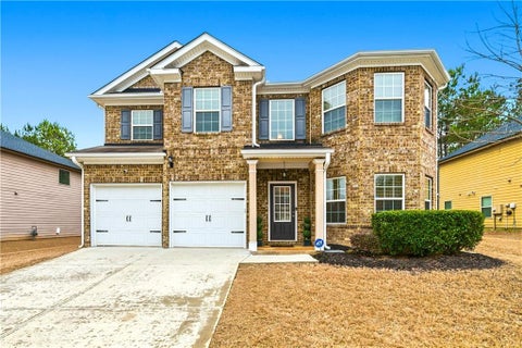 Homes For Sale - 7648 Wrotham Circle Cir<br/> Atlanta, GA 30349