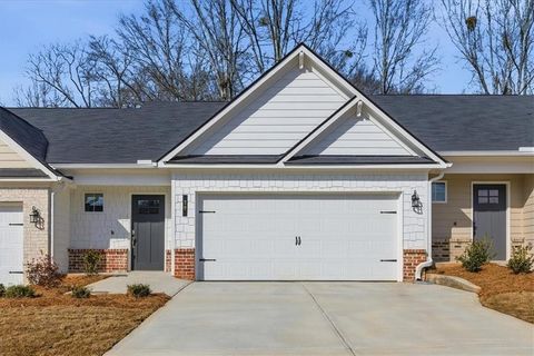 Townhouse For Sale - 20 Silver Leaf Lane<br/> Dawsonville, GA 30534