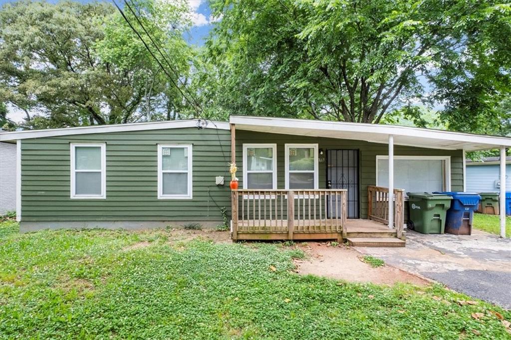 Perfect opportunity to fix and flip, or buy and hold! Or better yet, an FHA 203K or renovation loan project! This is a rapidly appreciating area with some great comparables located on this street. Atlanta Housing Authority pays up to $2200 for a 3 BR in this zone. Seller also has 1668 Thornton Place listed. So many exit
strategies, don't miss out! This location is ideal! Minutes from downtown Atlanta, the airport, restaurants, grocery store, public transportation and the Southside Trail of the BELTLINE!
