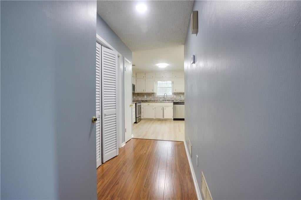 4131 Gravitt Place