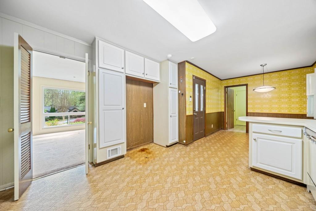 1478 Biltmore Drive, Atlanta, Georgia image 8