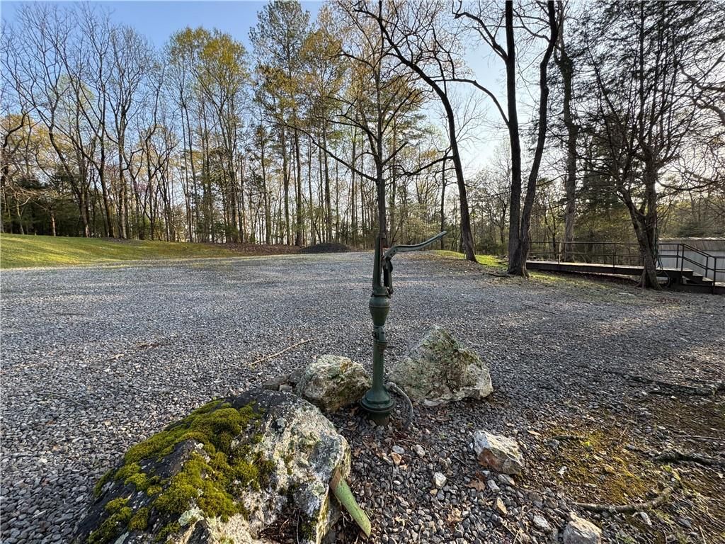 listing image 128