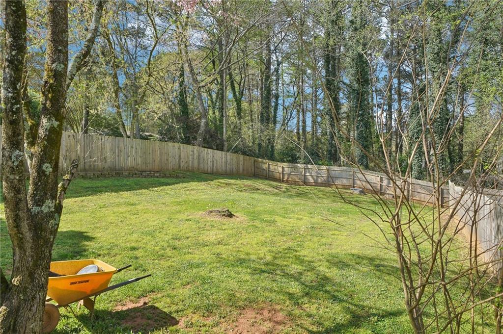 1175 Parkview Way, Lilburn, Georgia image 32