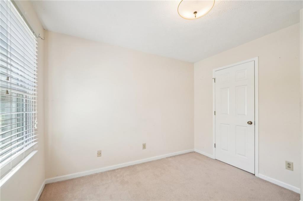 1175 Parkview Way, Lilburn, Georgia image 22