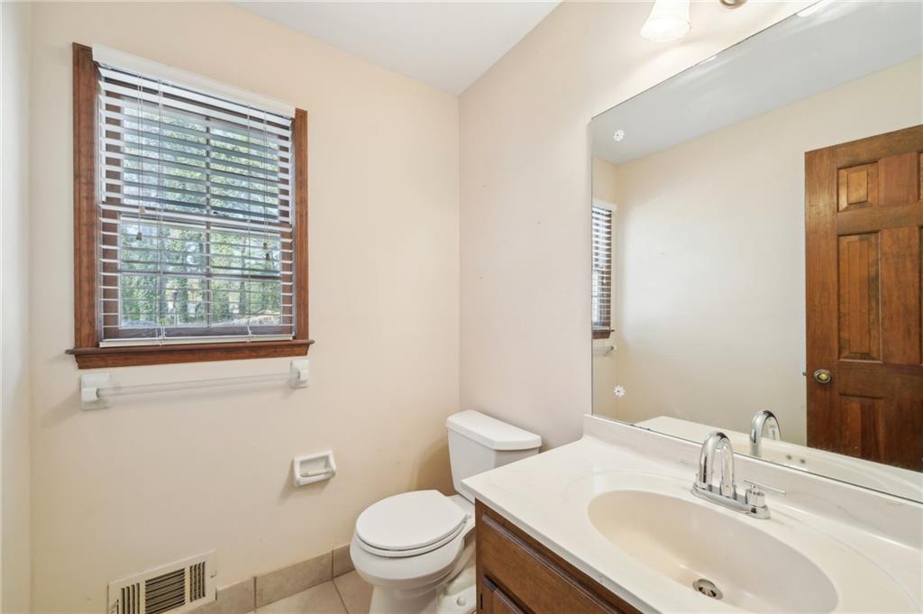 1175 Parkview Way, Lilburn, Georgia image 12