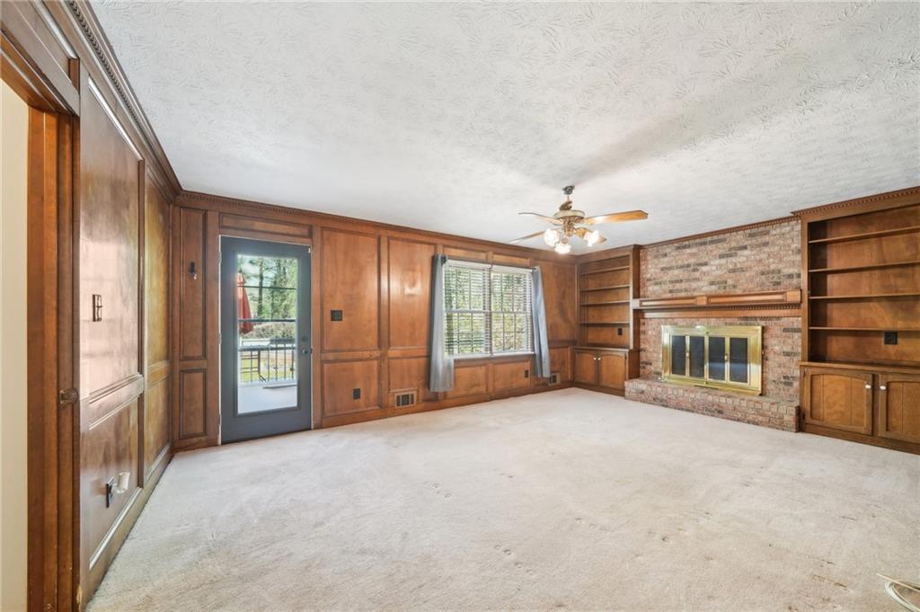 1175 Parkview Way, Lilburn, Georgia image 3