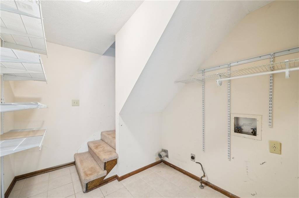1175 Parkview Way, Lilburn, Georgia image 13