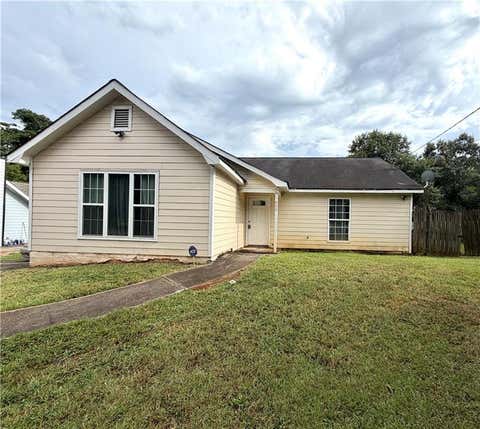 Homes For Sale - 955 Pinecrest Drive<br/> Clayton County, Forest Park, GA 30297