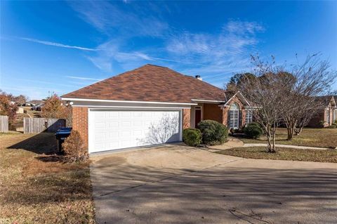 Homes For Sale - 7988 Westlake Drive<br/> Midland, GA 31820