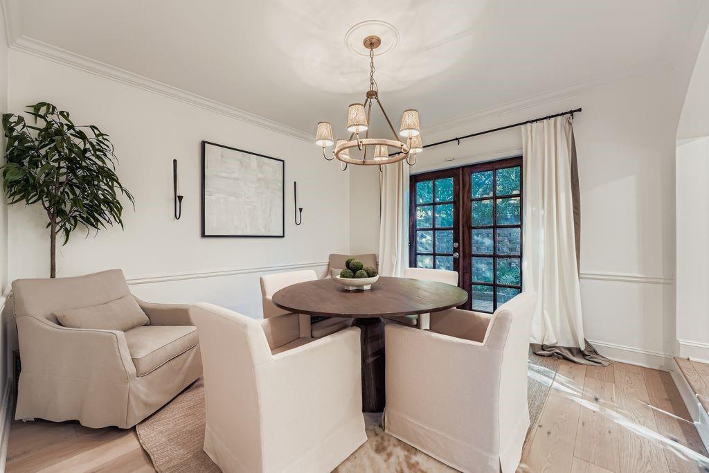 Olde Ivy Square - Residential