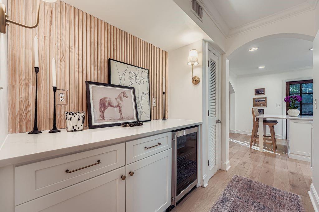 Olde Ivy Square - Residential