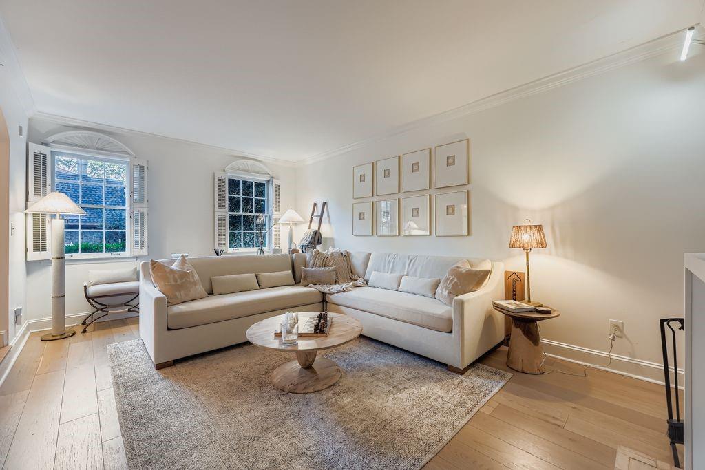 Olde Ivy Square - Residential