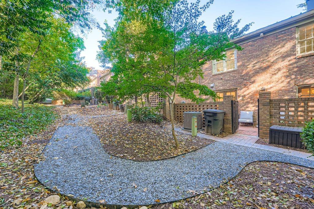Olde Ivy Square - Residential