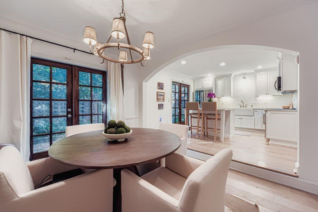 Olde Ivy Square - Residential