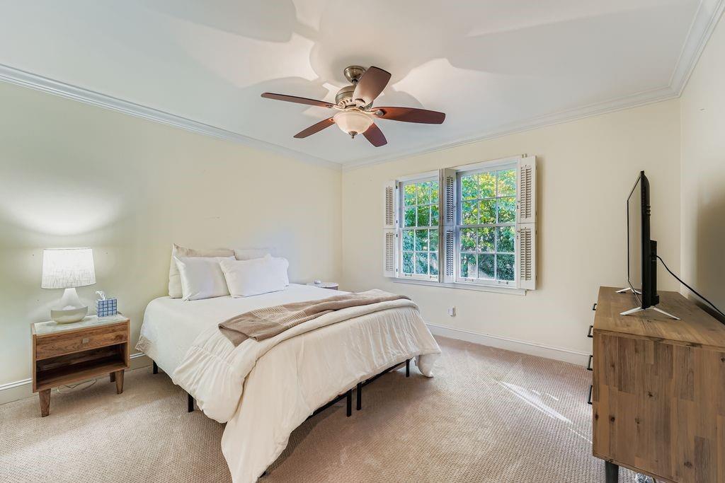 Olde Ivy Square - Residential