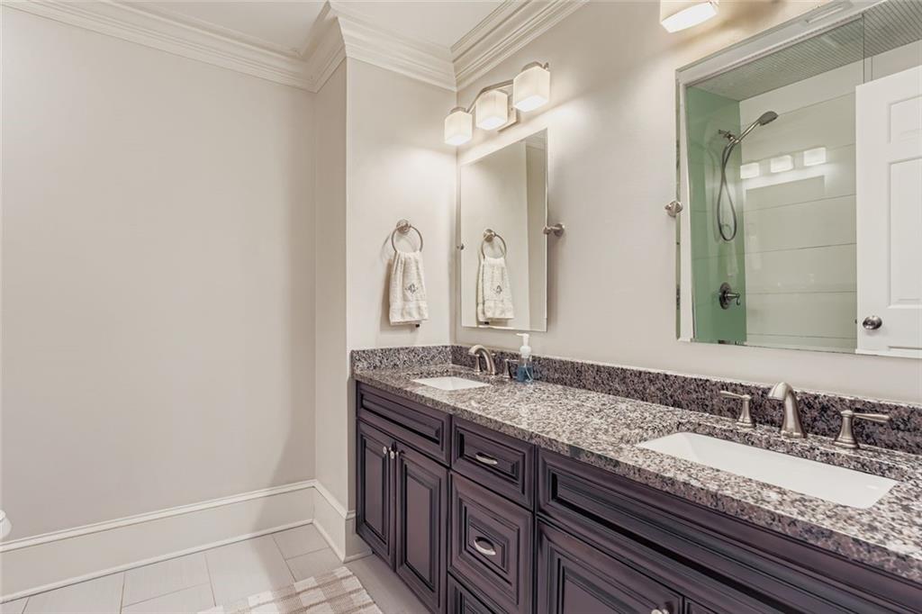Olde Ivy Square - Residential