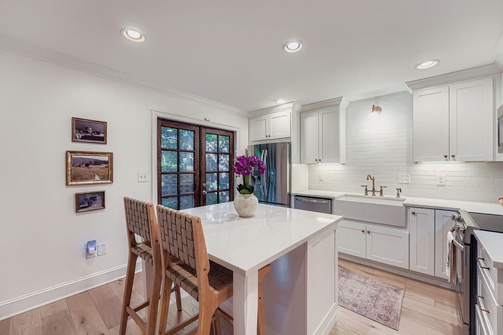 Olde Ivy Square - Residential