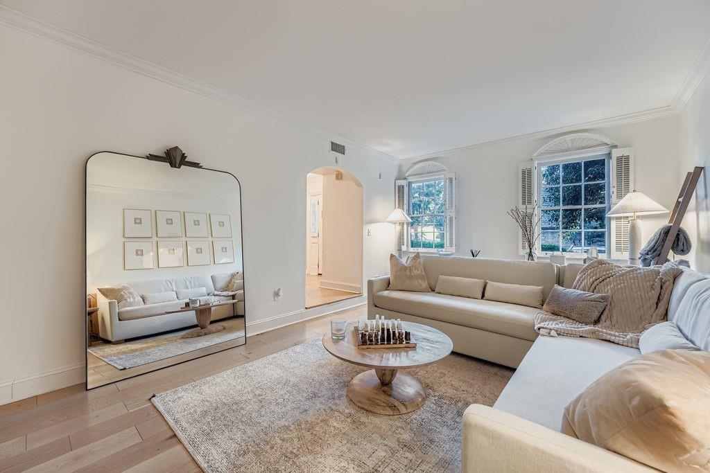 Olde Ivy Square - Residential