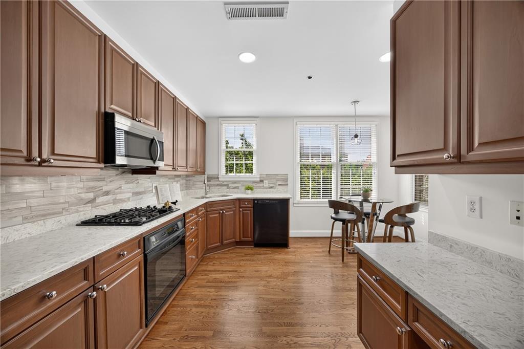 1735 Peachtree Street NE 327