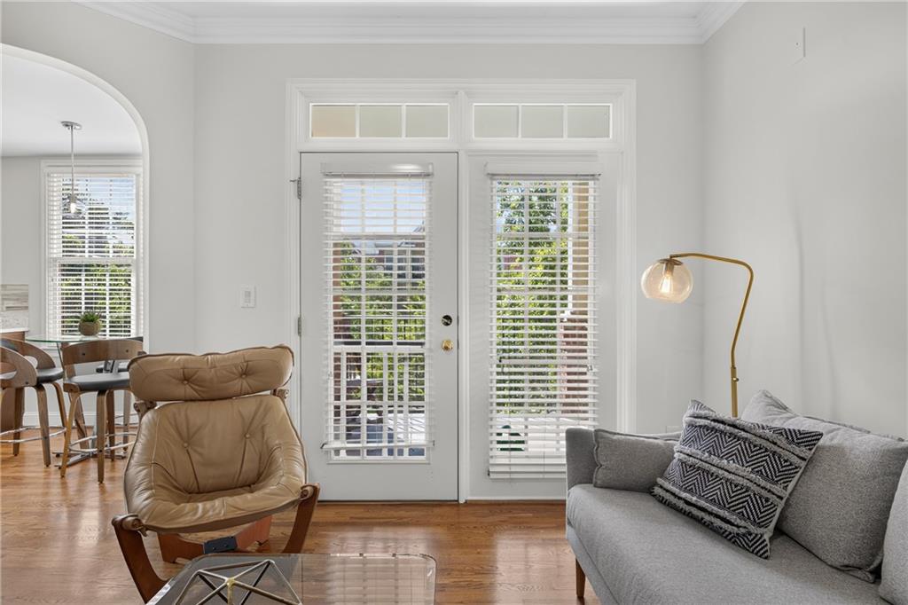 1735 Peachtree Street NE 327