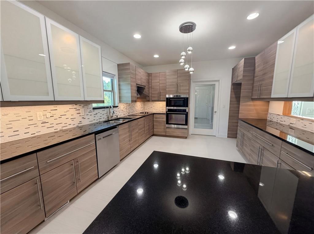 302 Summer Garden Drive