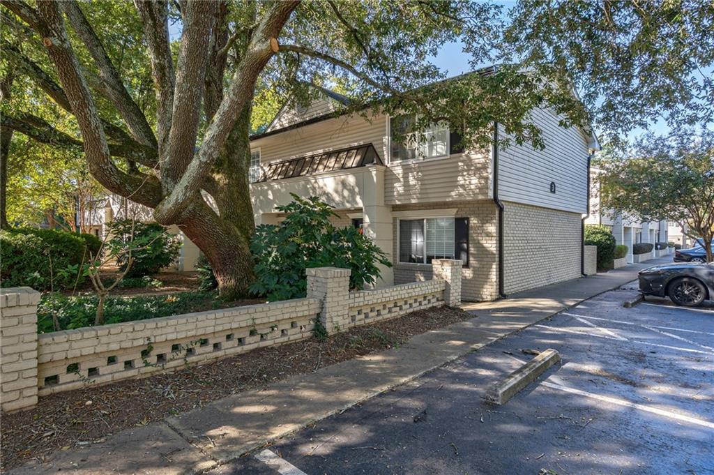 6940 Roswell Road E3
