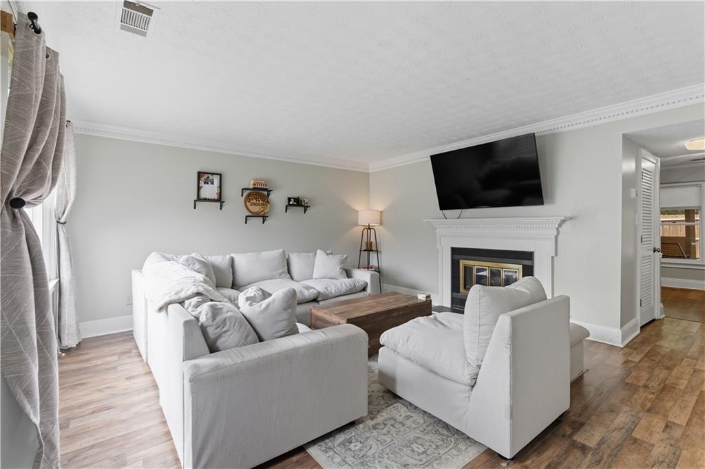 6117 Queen Anne Court