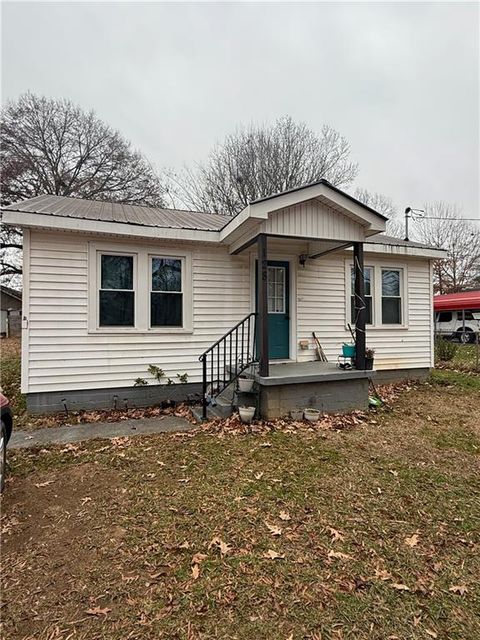 A home in Calhoun