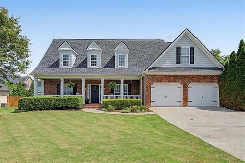 Homes For Sale - 32 Colonial Circle<br/> Cartersville, GA 30120
