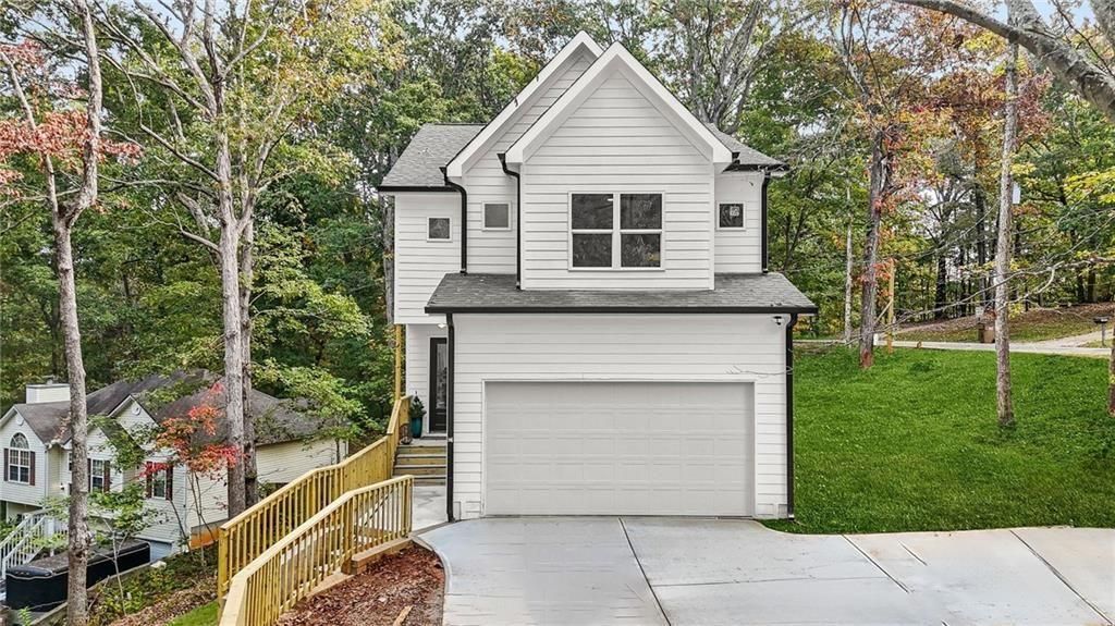 Photo of 3925 Pine Shore Circle, Gainesville, GA 30501 (MLS # 7704593)