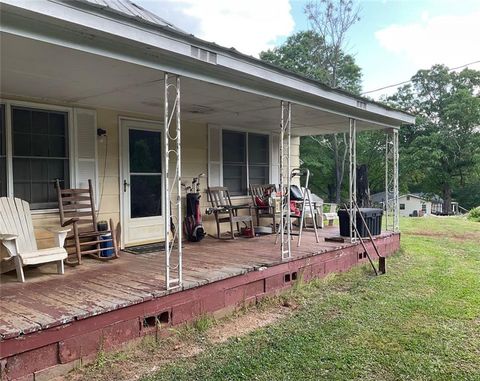 A home in Fairburn