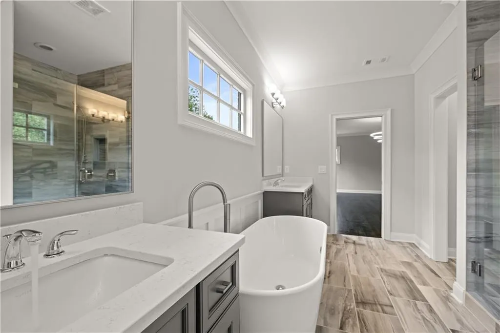 Tucker, Georgia 30084, United States, 5 Bedrooms Bedrooms, ,6 BathroomsBathrooms,Residential,Pending,41861