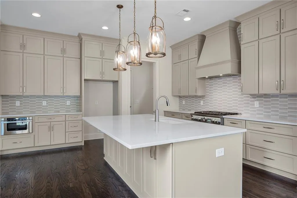 Tucker, Georgia 30084, United States, 5 Bedrooms Bedrooms, ,6 BathroomsBathrooms,Residential,Pending,41861